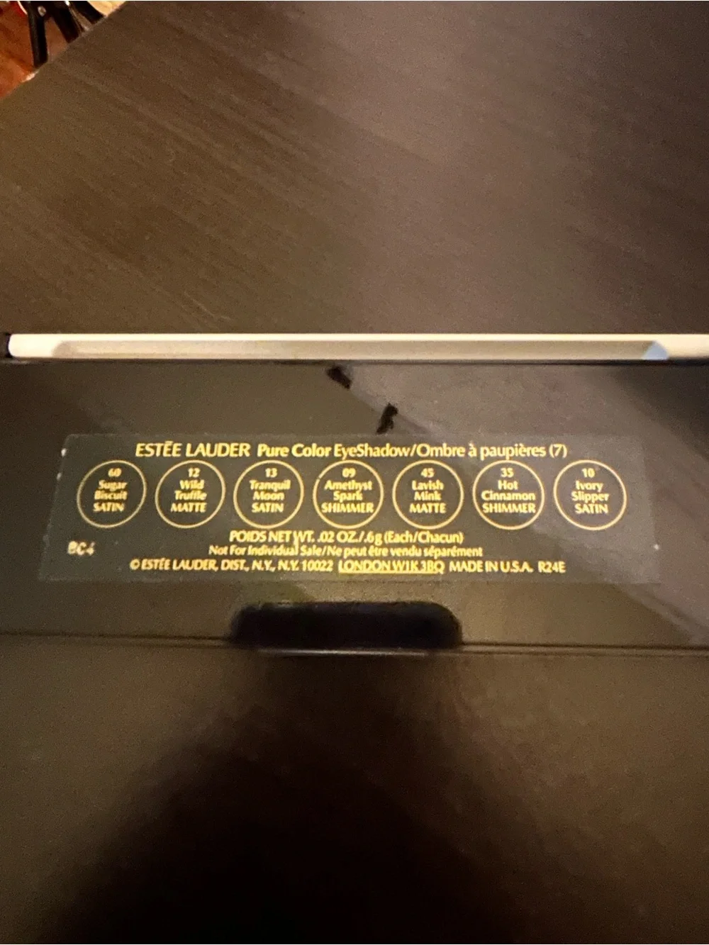 Estee‎ Lauder Lisa Perry eyeshadow palette with cosmetic bag